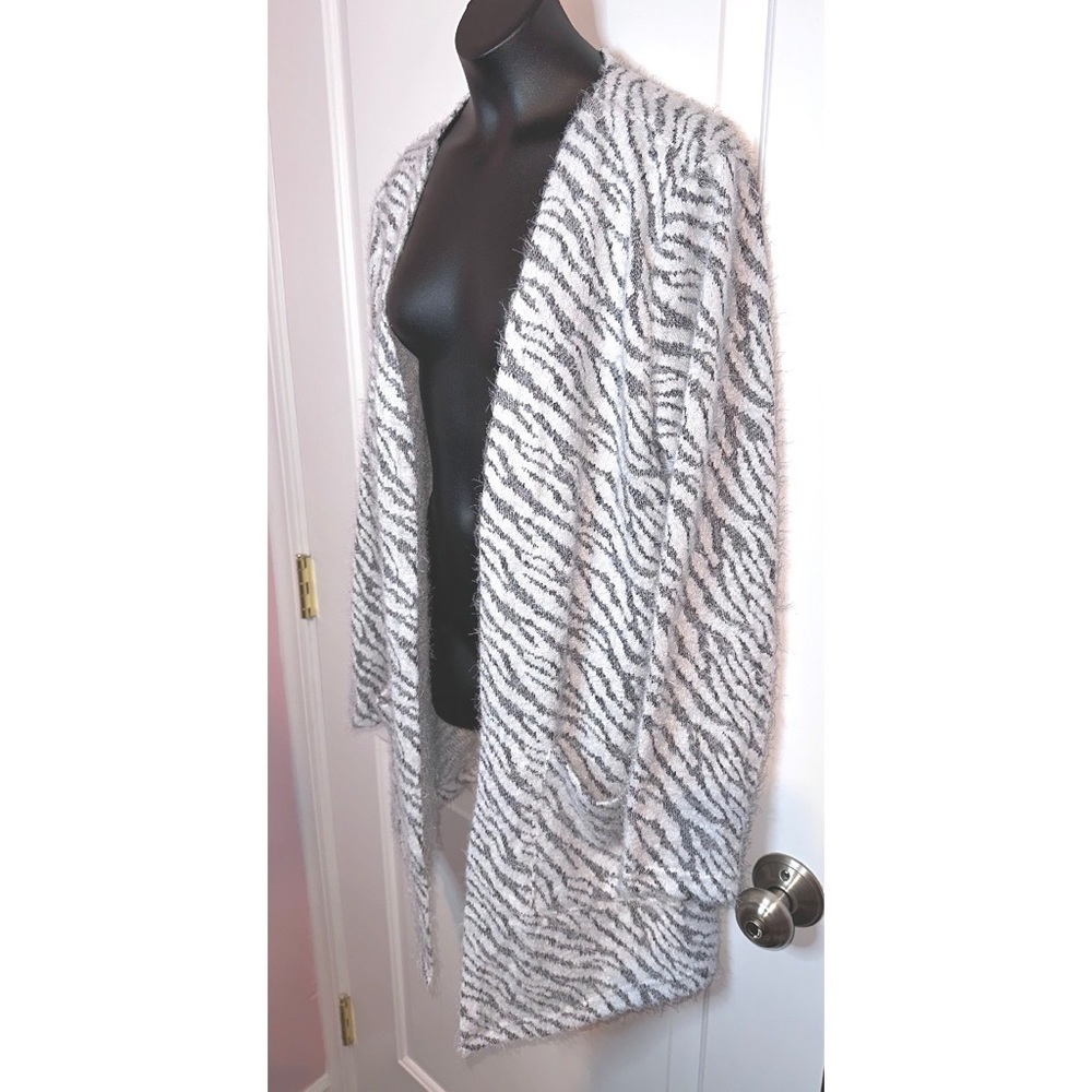 Maurice’s zebra cardigan sweater - Picture 3 of 5